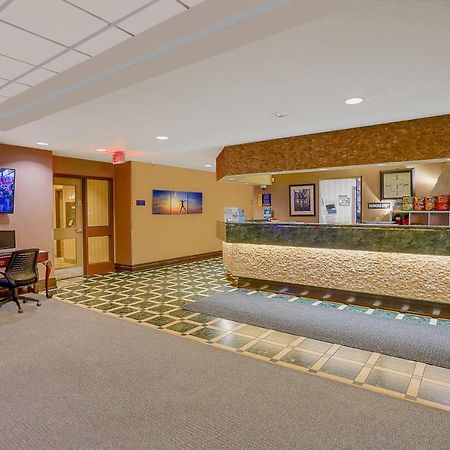 Days Inn By Wyndham Niagara Falls Lundys Lane Exterior photo